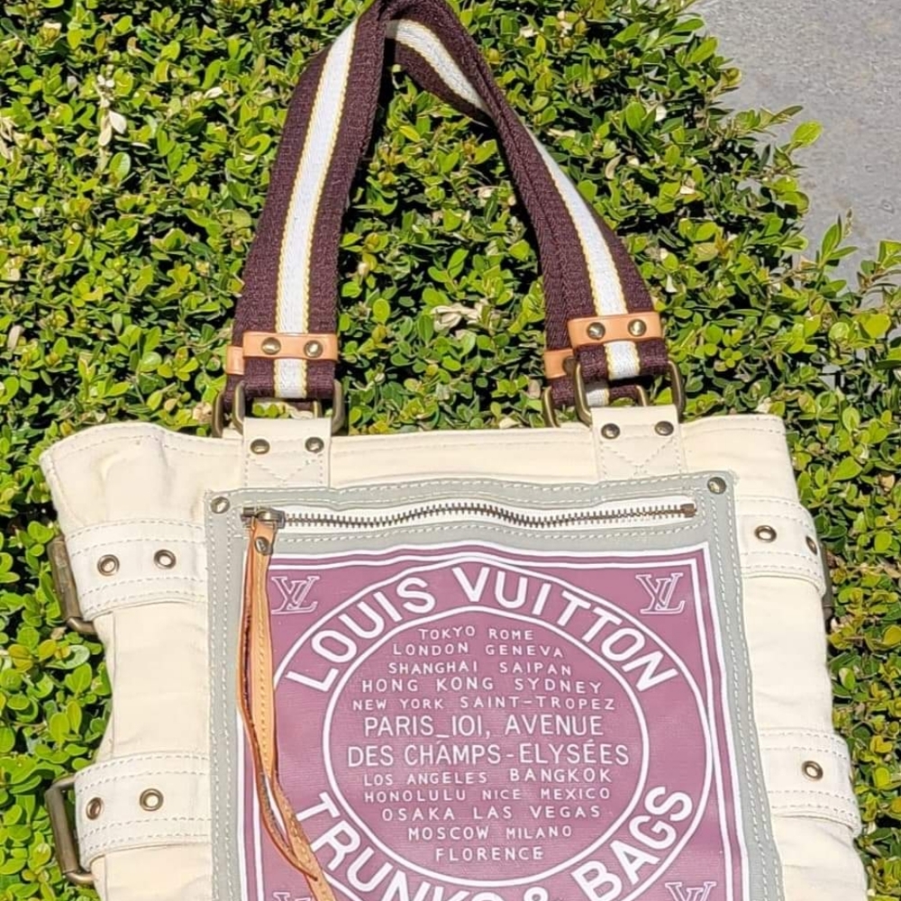 Shoulder bag